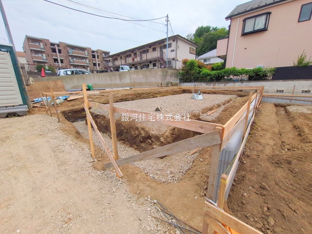 G00375818 神奈川県横浜市鶴見区下末吉６丁目 新築一戸建て 5680万円 土地面積125.01m² (約37.81坪) 建物面積99.98m² (約30.24坪) 間取り４ＬＤＫ 築年月2025年09月【外観9】