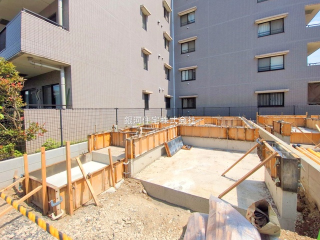 G00376742 埼玉県さいたま市南区根岸５丁目 新築一戸建て 6599万円 土地面積64.65m² (約19.55坪) 建物面積116.12m² (約35.12坪) 間取り４ＬＤＫ 築年月2025年09月【外観4】