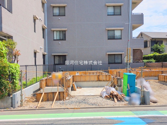 G00376742 埼玉県さいたま市南区根岸５丁目 新築一戸建て 6599万円 土地面積64.65m² (約19.55坪) 建物面積116.12m² (約35.12坪) 間取り４ＬＤＫ 築年月2025年09月【外観5】