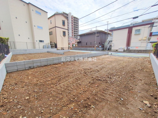 G00376742 埼玉県さいたま市南区根岸５丁目 新築一戸建て 6599万円 土地面積64.65m² (約19.55坪) 建物面積116.12m² (約35.12坪) 間取り４ＬＤＫ 築年月2025年09月【外観8】