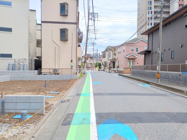 G00376742 埼玉県さいたま市南区根岸５丁目 新築一戸建て 6599万円 土地面積64.65m² (約19.55坪) 建物面積116.12m² (約35.12坪) 間取り４ＬＤＫ 築年月2025年09月【外観9】