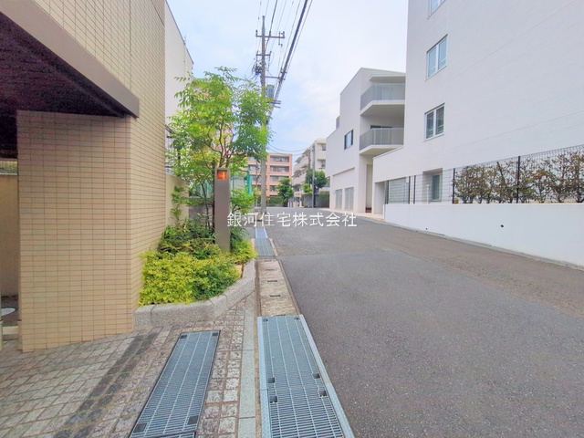 G00377185 神奈川県川崎市宮前区宮崎１丁目 中古マンション 7680万円 専有面積70.37m² (約21.28坪) 間取り３ＬＤＫ 所在階2階 築年月2014年07月(築10年)【外観10】