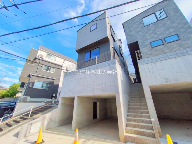 G00377461 神奈川県横浜市港南区港南１丁目 新築一戸建て 4680万円 土地面積70.98m² (約21.47坪) 建物面積77.83m² (約23.54坪) 間取り３ＬＤＫ 築年月2025年09月(築１年以内)【外観14】