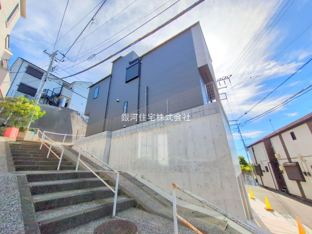 G00377461 神奈川県横浜市港南区港南１丁目 新築一戸建て 4680万円 土地面積70.98m² (約21.47坪) 建物面積77.83m² (約23.54坪) 間取り３ＬＤＫ 築年月2025年09月(築１年以内)【外観15】