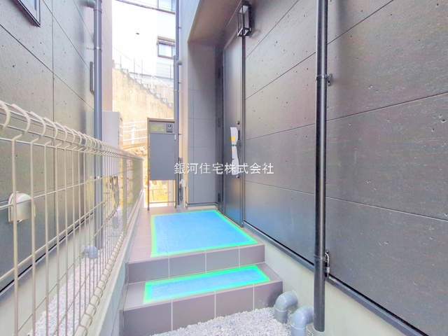 G00377462 神奈川県横浜市港南区港南１丁目 新築一戸建て 4580万円 土地面積73.33m² (約22.18坪) 建物面積77.62m² (約23.48坪) 間取り２ＳＬＤＫ 築年月2025年09月(築１年以内)【外観4】