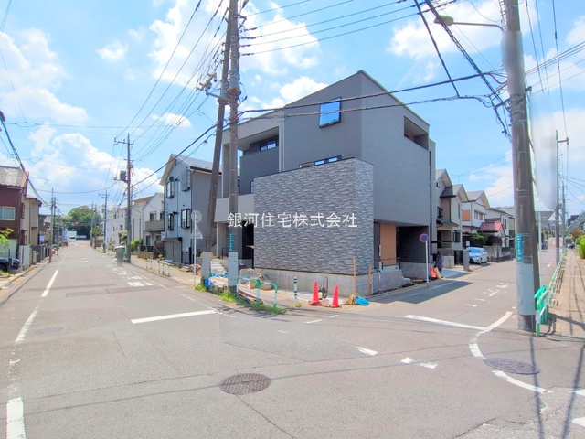G00377719 埼玉県さいたま市浦和区本太５丁目 新築一戸建て 6980万円 土地面積80.24m² (約24.27坪) 建物面積125.73m² (約38.03坪) 間取り２ＳＬＤＫ 築年月2025年08月【外観3】
