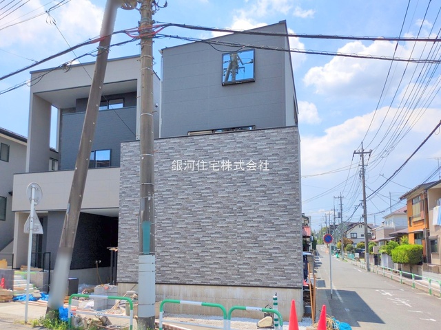 G00377719 埼玉県さいたま市浦和区本太５丁目 新築一戸建て 6980万円 土地面積80.24m² (約24.27坪) 建物面積125.73m² (約38.03坪) 間取り２ＳＬＤＫ 築年月2025年08月【外観7】