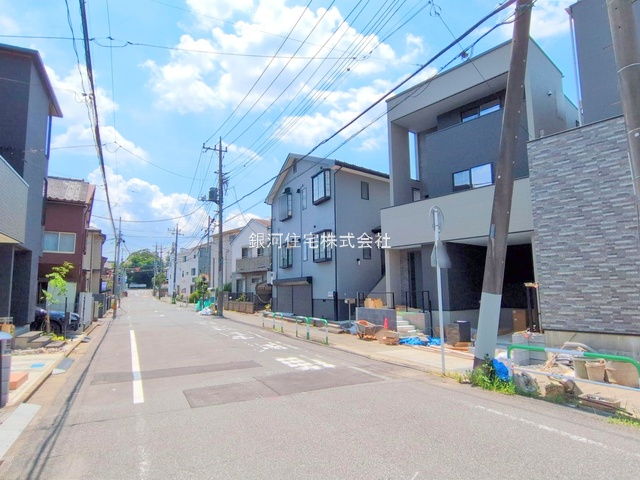 G00377720 埼玉県さいたま市浦和区本太５丁目 新築一戸建て 6580万円 土地面積76.13m² (約23.02坪) 建物面積113.59m² (約34.36坪) 間取り２ＳＬＤＫ 築年月2025年07月(築１年以内)【外観3】