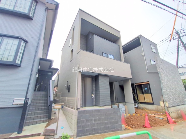 G00377720 埼玉県さいたま市浦和区本太５丁目 新築一戸建て 6580万円 土地面積76.13m² (約23.02坪) 建物面積113.59m² (約34.36坪) 間取り２ＳＬＤＫ 築年月2025年07月(築１年以内)【外観4】