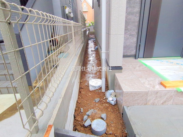 G00377720 埼玉県さいたま市浦和区本太５丁目 新築一戸建て 6580万円 土地面積76.13m² (約23.02坪) 建物面積113.59m² (約34.36坪) 間取り２ＳＬＤＫ 築年月2025年07月(築１年以内)【外観12】
