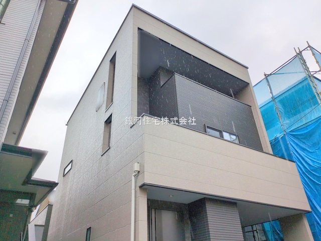 G00377720 埼玉県さいたま市浦和区本太５丁目 新築一戸建て 6580万円 土地面積76.13m² (約23.02坪) 建物面積113.59m² (約34.36坪) 間取り２ＳＬＤＫ 築年月2025年07月(築１年以内)【外観18】