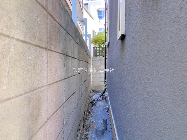 G00378199 東京都荒川区西日暮里１丁目 新築一戸建て 6580万円 土地面積71.08m² (約21.50坪) 建物面積99.95m² (約30.23坪) 間取り３ＳＬＤＫ 築年月2025年08月【外観8】