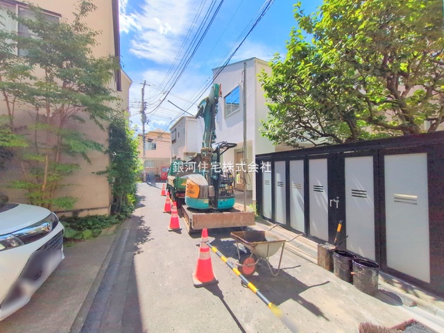 G00378199 東京都荒川区西日暮里１丁目 新築一戸建て 6580万円 土地面積71.08m² (約21.50坪) 建物面積99.95m² (約30.23坪) 間取り３ＳＬＤＫ 築年月2025年08月【外観10】