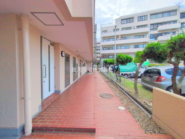 G00378218 神奈川県横浜市港北区鳥山町 中古マンション 1480万円 専有面積42.39m² (約12.82坪) 間取り２ＤＫ 所在階4階 築年月1979年08月(築45年)【外観6】
