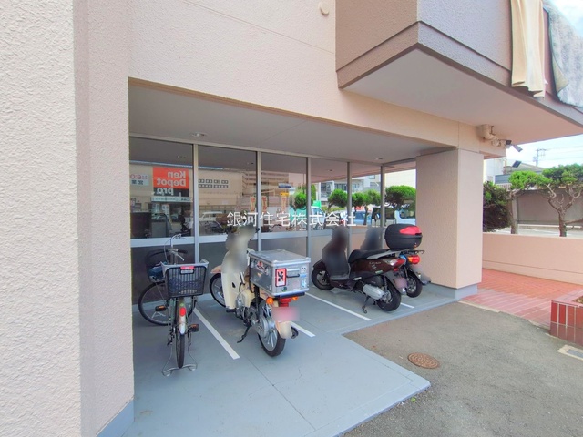 G00378218 神奈川県横浜市港北区鳥山町 中古マンション 1480万円 専有面積42.39m² (約12.82坪) 間取り２ＤＫ 所在階4階 築年月1979年08月(築45年)【外観12】