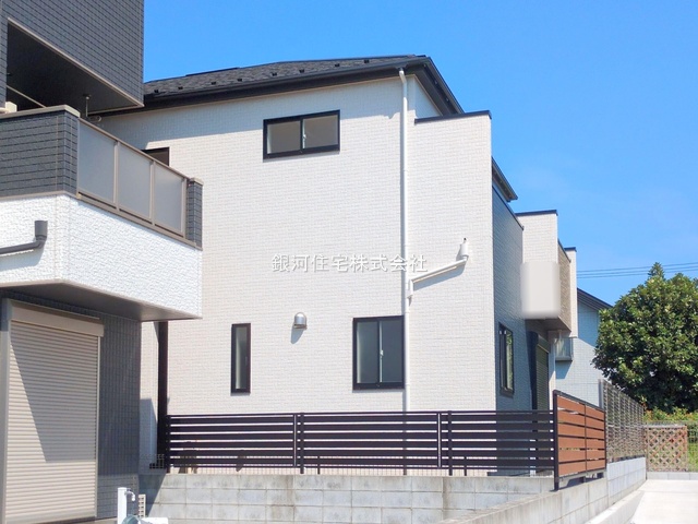 G00379645 埼玉県さいたま市岩槻区府内１丁目 新築一戸建て 3198万円 土地面積111.94m² (約33.86坪) 建物面積111.54m² (約33.74坪) 間取り３ＬＤＫ 築年月2025年09月(築１年以内)
