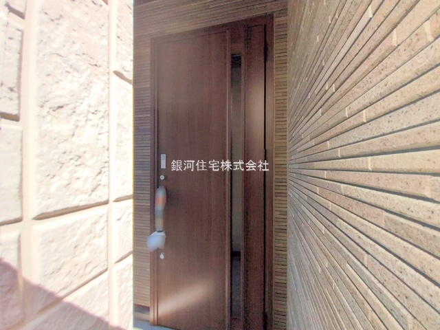 G00379645 埼玉県さいたま市岩槻区府内１丁目 新築一戸建て 3198万円 土地面積111.94m² (約33.86坪) 建物面積111.54m² (約33.74坪) 間取り３ＬＤＫ 築年月2025年09月(築１年以内)【外観8】