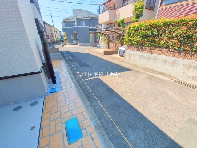 G00379645 埼玉県さいたま市岩槻区府内１丁目 新築一戸建て 3198万円 土地面積111.94m² (約33.86坪) 建物面積111.54m² (約33.74坪) 間取り３ＬＤＫ 築年月2025年09月(築１年以内)【外観13】