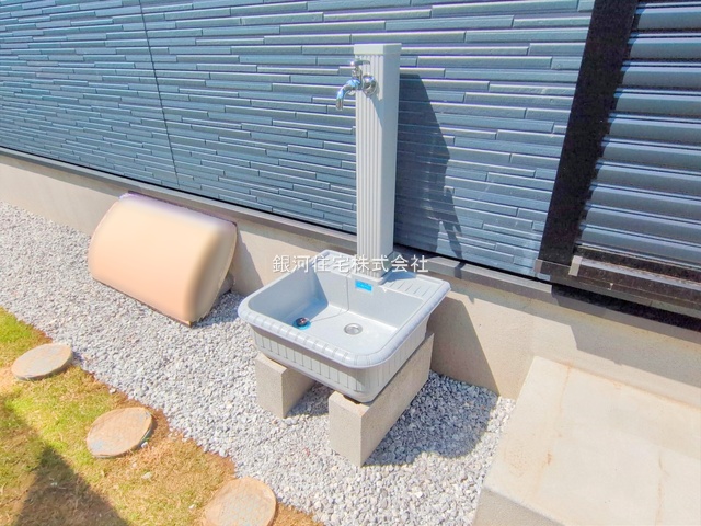 G00379645 埼玉県さいたま市岩槻区府内１丁目 新築一戸建て 3198万円 土地面積111.94m² (約33.86坪) 建物面積111.54m² (約33.74坪) 間取り３ＬＤＫ 築年月2025年09月(築１年以内)【外観15】