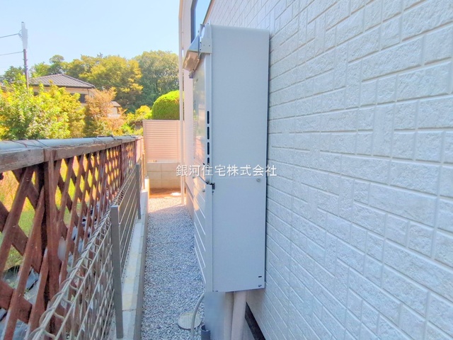 G00379645 埼玉県さいたま市岩槻区府内１丁目 新築一戸建て 3198万円 土地面積111.94m² (約33.86坪) 建物面積111.54m² (約33.74坪) 間取り３ＬＤＫ 築年月2025年09月(築１年以内)【外観18】