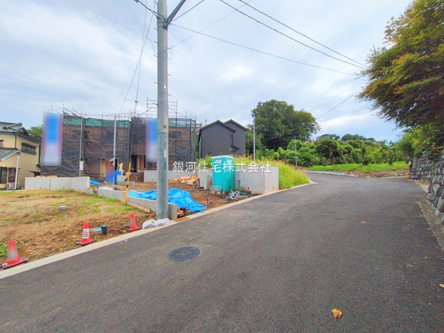 G00379884 神奈川県秦野市北矢名 新築一戸建て 2780万円 土地面積208.53m² (約63.08坪) 建物面積95.17m² (約28.78坪) 間取り４ＬＤＫ 築年月2025年09月【外観3】
