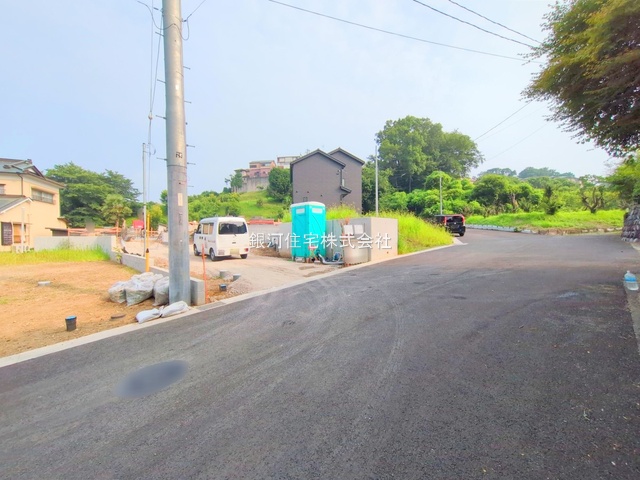 G00379884 神奈川県秦野市北矢名 新築一戸建て 2780万円 土地面積208.53m² (約63.08坪) 建物面積95.17m² (約28.78坪) 間取り４ＬＤＫ 築年月2025年09月【外観9】