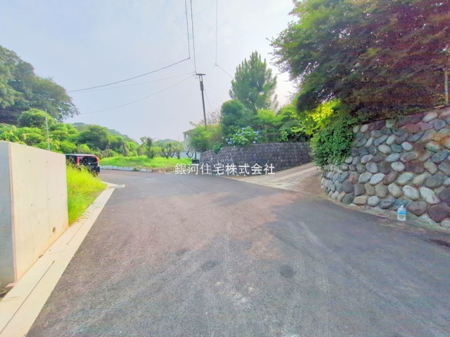 G00379884 神奈川県秦野市北矢名 新築一戸建て 2780万円 土地面積208.53m² (約63.08坪) 建物面積95.17m² (約28.78坪) 間取り４ＬＤＫ 築年月2025年09月【外観10】