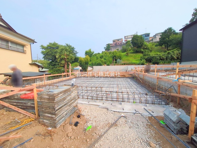 G00379884 神奈川県秦野市北矢名 新築一戸建て 2780万円 土地面積208.53m² (約63.08坪) 建物面積95.17m² (約28.78坪) 間取り４ＬＤＫ 築年月2025年09月【外観12】