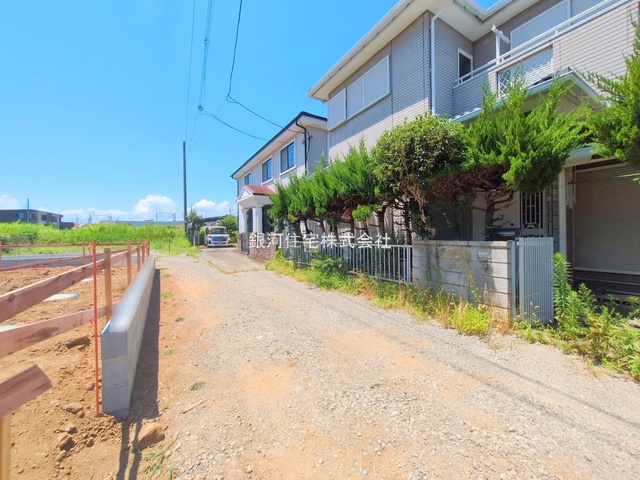 G00379886 神奈川県平塚市南豊田 新築一戸建て 2880万円 土地面積123.31m² (約37.30坪) 建物面積97.60m² (約29.52坪) 間取り４ＬＤＫ 築年月2025年09月【外観8】
