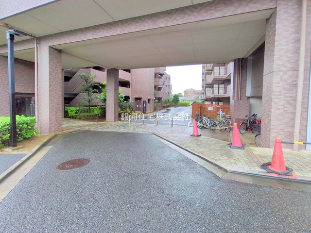 G00379940 千葉県船橋市滝台１丁目 中古マンション 2780万円 専有面積72.79m² (約22.01坪) 間取り３ＬＤＫ 所在階2階 築年月1999年11月(築25年)【外観8】
