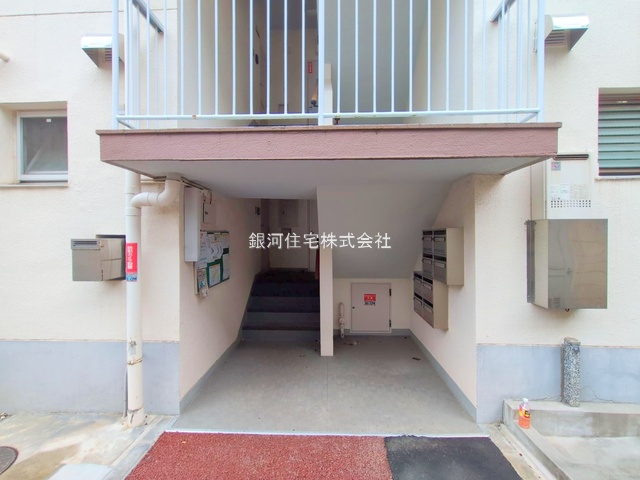 G00379967 神奈川県横浜市神奈川区西大口 中古マンション 2290万円 専有面積70.33m² (約21.27坪) 間取りワンルーム 所在階2階 築年月1967年10月(築57年)【外観3】