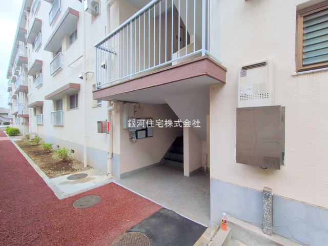 G00379967 神奈川県横浜市神奈川区西大口 中古マンション 2290万円 専有面積70.33m² (約21.27坪) 間取りワンルーム 所在階2階 築年月1967年10月(築57年)【外観5】