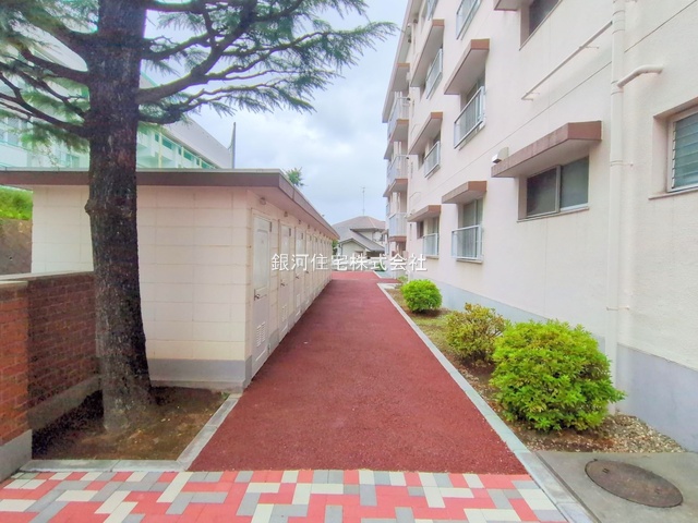 G00379967 神奈川県横浜市神奈川区西大口 中古マンション 2290万円 専有面積70.33m² (約21.27坪) 間取りワンルーム 所在階2階 築年月1967年10月(築57年)【外観8】