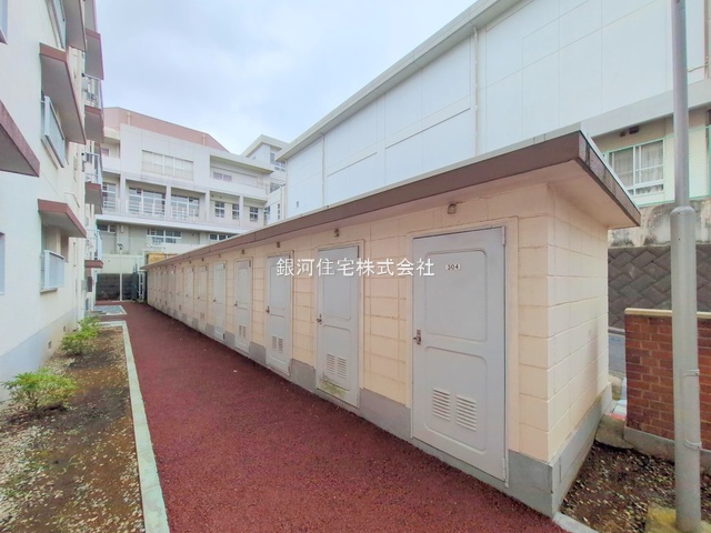 G00379967 神奈川県横浜市神奈川区西大口 中古マンション 2290万円 専有面積70.33m² (約21.27坪) 間取りワンルーム 所在階2階 築年月1967年10月(築57年)【外観10】