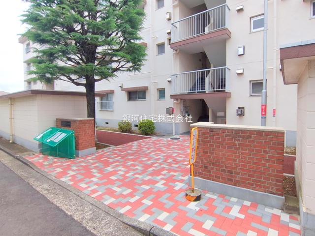 G00379967 神奈川県横浜市神奈川区西大口 中古マンション 2290万円 専有面積70.33m² (約21.27坪) 間取りワンルーム 所在階2階 築年月1967年10月(築57年)【外観12】