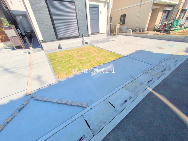 G00380178 埼玉県上尾市二ツ宮 新築一戸建て 4198万円 土地面積145.91m² (約44.13坪) 建物面積100.55m² (約30.41坪) 間取り４ＬＤＫ 築年月2025年10月(築１年以内)【外観11】