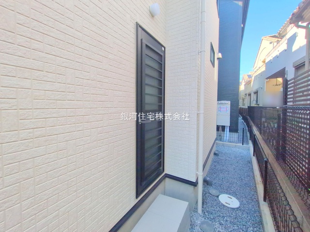 G00380178 埼玉県上尾市二ツ宮 新築一戸建て 4198万円 土地面積145.91m² (約44.13坪) 建物面積100.55m² (約30.41坪) 間取り４ＬＤＫ 築年月2025年10月(築１年以内)【外観18】