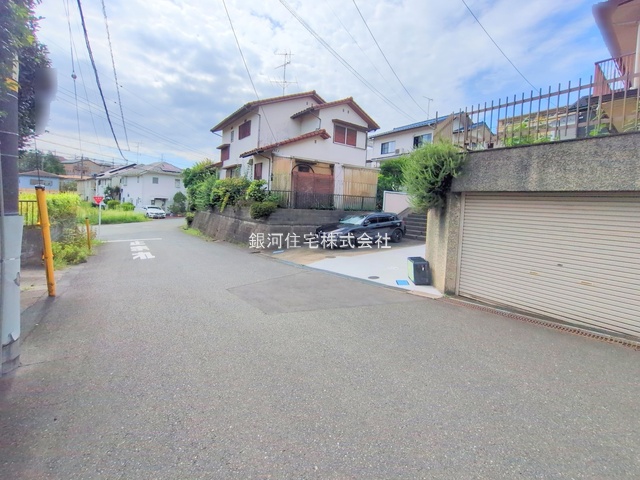 G00381461 東京都町田市小川１丁目 中古一戸建て 6580万円 土地面積214.45m² (約64.87坪) 建物面積93.94m² (約28.41坪) 間取り３ＬＤＫ 築年月2024年09月(築1年)【外観3】