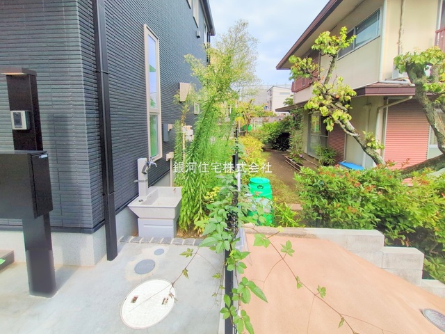 G00381461 東京都町田市小川１丁目 中古一戸建て 6580万円 土地面積214.45m² (約64.87坪) 建物面積93.94m² (約28.41坪) 間取り３ＬＤＫ 築年月2024年09月(築1年)【外観5】