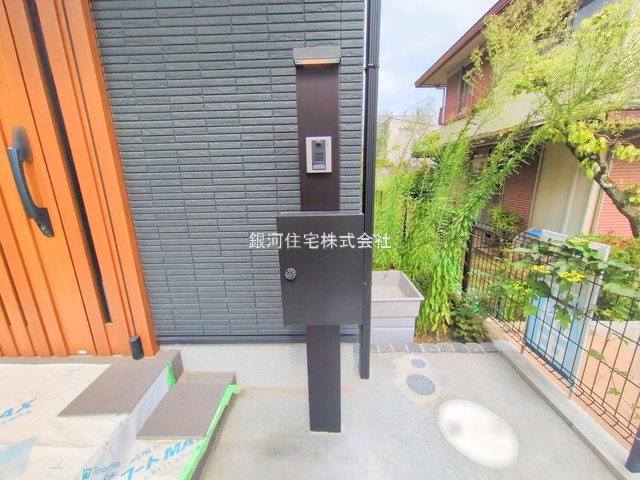 G00381461 東京都町田市小川１丁目 中古一戸建て 6580万円 土地面積214.45m² (約64.87坪) 建物面積93.94m² (約28.41坪) 間取り３ＬＤＫ 築年月2024年09月(築1年)【外観8】