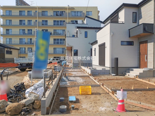 G00381874 神奈川県厚木市妻田南１丁目 新築一戸建て 4580万円 土地面積125.81m² (約38.05坪) 建物面積106.39m² (約32.18坪) 間取り４ＬＤＫ 築年月2026年01月(築１年以内)【外観2】