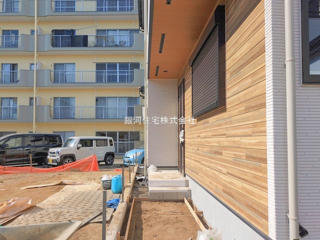 G00381874 神奈川県厚木市妻田南１丁目 新築一戸建て 4580万円 土地面積125.81m² (約38.05坪) 建物面積106.39m² (約32.18坪) 間取り４ＬＤＫ 築年月2026年01月(築１年以内)【外観4】