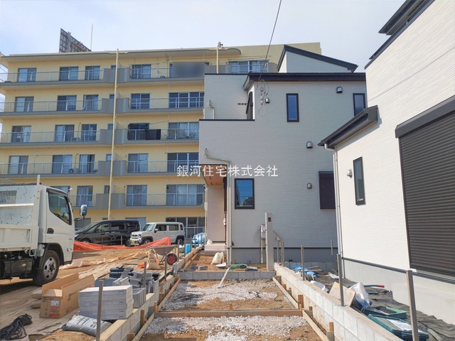 G00381874 神奈川県厚木市妻田南１丁目 新築一戸建て 4580万円 土地面積125.81m² (約38.05坪) 建物面積106.39m² (約32.18坪) 間取り４ＬＤＫ 築年月2026年01月(築１年以内)【外観10】