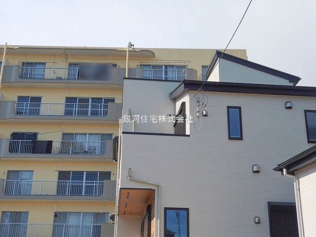 G00381874 神奈川県厚木市妻田南１丁目 新築一戸建て 4580万円 土地面積125.81m² (約38.05坪) 建物面積106.39m² (約32.18坪) 間取り４ＬＤＫ 築年月2026年01月(築１年以内)【外観11】