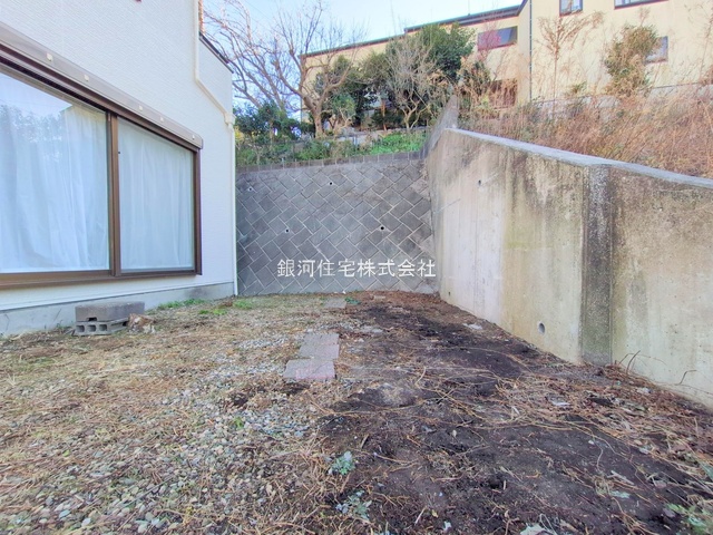 G00382057 神奈川県横浜市栄区公田町 中古一戸建て 2699万円 土地面積177.67m² (約53.74坪) 建物面積92.74m² (約28.05坪) 間取り４ＬＤＫ 築年月1999年09月(築26年)【外観10】