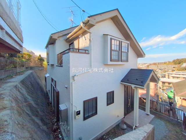 G00382057 神奈川県横浜市栄区公田町 中古一戸建て 2699万円 土地面積177.67m² (約53.74坪) 建物面積92.74m² (約28.05坪) 間取り４ＬＤＫ 築年月1999年09月(築26年)【外観15】