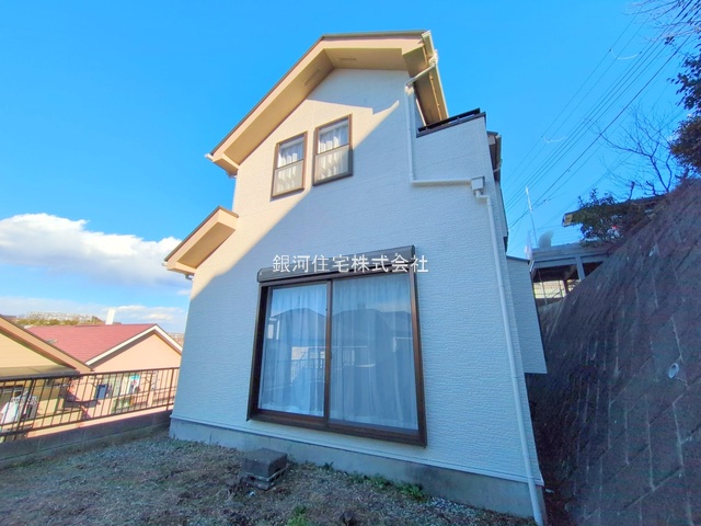 G00382057 神奈川県横浜市栄区公田町 中古一戸建て 2699万円 土地面積177.67m² (約53.74坪) 建物面積92.74m² (約28.05坪) 間取り４ＬＤＫ 築年月1999年09月(築26年)【外観17】