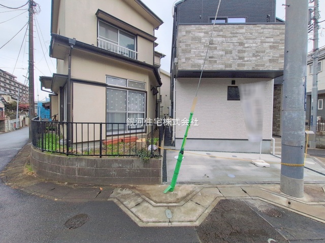 G00383313 千葉県柏市青葉台２丁目 新築一戸建て 2799万円 土地面積69.41m² (約20.99坪) 建物面積77.94m² (約23.57坪) 間取り３ＬＤＫ 築年月2025年12月(築１年以内)【外観8】