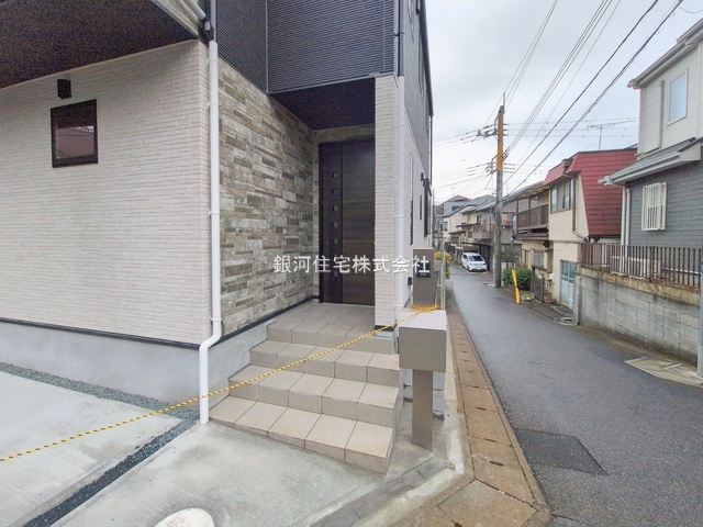 G00383313 千葉県柏市青葉台２丁目 新築一戸建て 2799万円 土地面積69.41m² (約20.99坪) 建物面積77.94m² (約23.57坪) 間取り３ＬＤＫ 築年月2025年12月(築１年以内)【外観13】