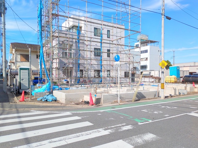 G00383586 埼玉県蕨市塚越５丁目 新築一戸建て 5280万円 土地面積73.54m² (約22.24坪) 建物面積105.30m² (約31.85坪) 間取り３ＳＬＤＫ 築年月2026年01月【外観4】